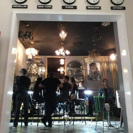 Nomad Hostel Медельин Экстерьер фото