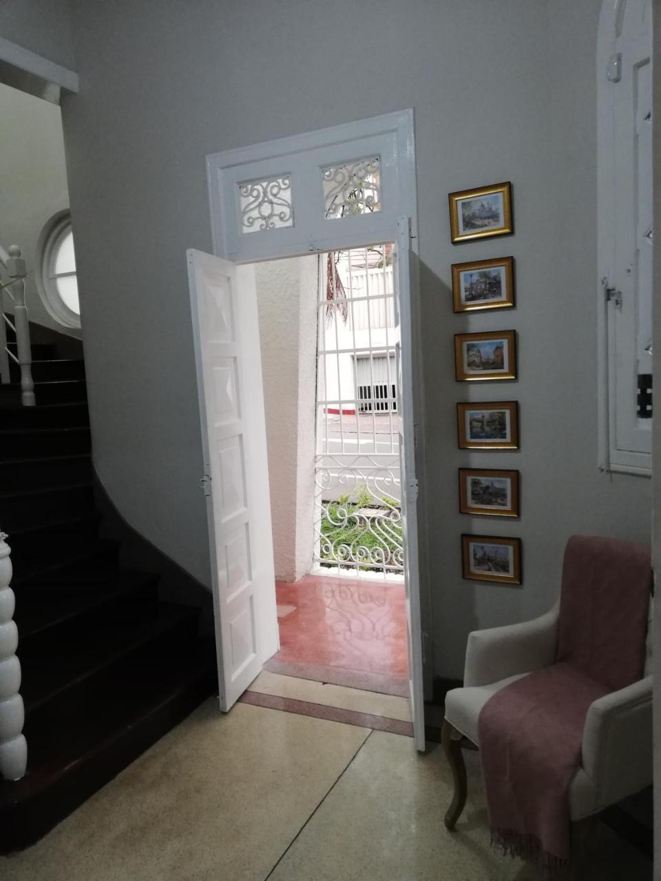 Nomad Hostel Медельин Экстерьер фото