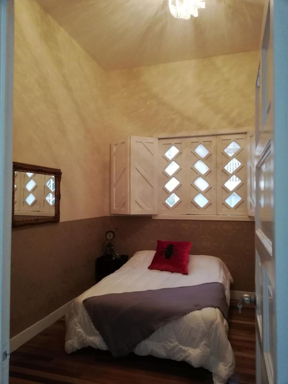 Nomad Hostel Медельин Экстерьер фото
